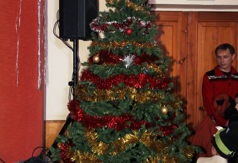 Новогодняя елка на сцене